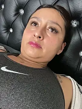 Keittly  online show from December 10, 9:00 pm