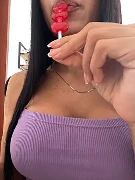 Snapshot of Lolitacooper chatting on October 2, 9:55 pm Lolitacooper online show from October 2, 9:55 pm