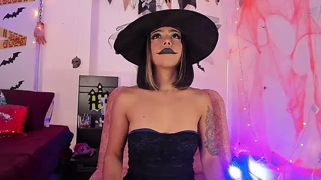 AndreaVelasco online show from October 27, 6:23 pm