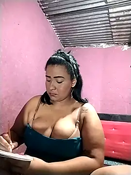 Snapshot of Milena1024 chatting on April 16, 10:34 pm Milena1024 online show from April 16, 10:34 pm