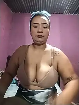 Snapshot of Milena1024 chatting on June 6, 11:15 am Milena1024 online show from June 6, 11:15 am
