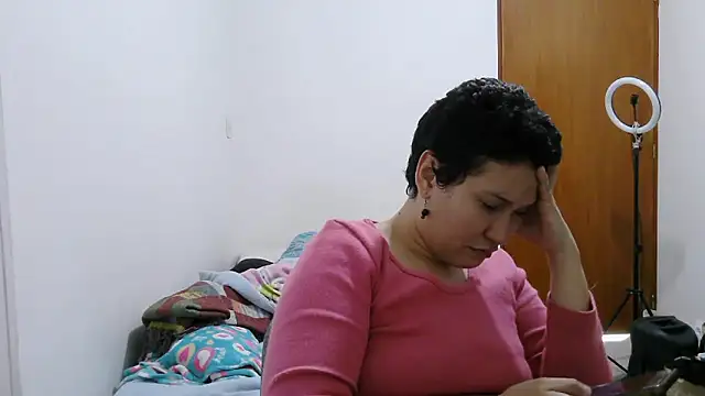 luxandracon23 online show from February 13, 9:33 pm