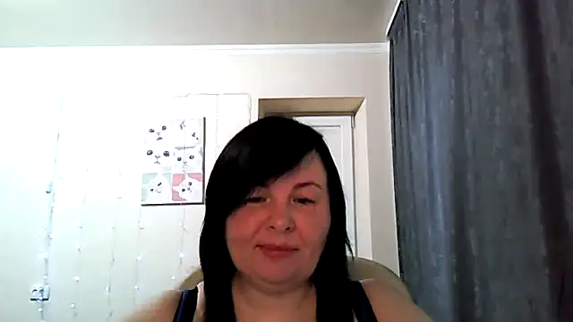 EmiliaLooo online show from June 16, 4:04 am