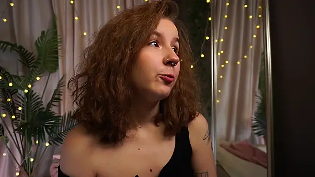 Snapshot of mind_game chatting on October 12, 5:50 am mind game online show from October 12, 5:50 am