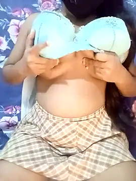 Snapshot of Thinaya chatting on February 19, 7:48 pm Thinaya online show from February 19, 7:48 pm