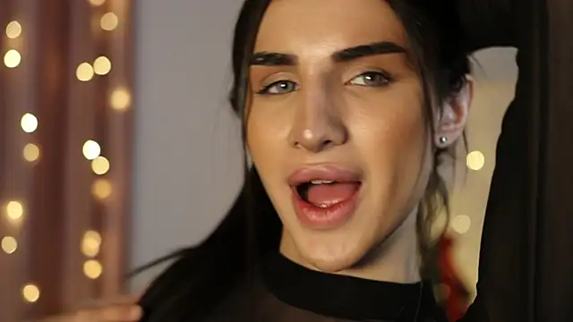 Snapshot of Kim_Oberlin_ chatting on December 28, 11:09 am Kim Oberlin online show from December 28, 11:09 am