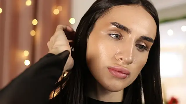 Kim Oberlin  online show from January 4, 5:47 pm