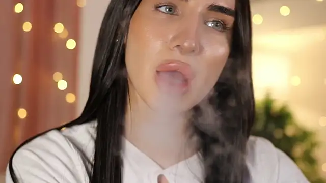 Snapshot of Kim_Oberlin_ chatting on February 4, 11:05 am Kim Oberlin online show from February 4, 11:05 am