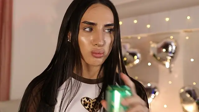 Snapshot of Kim_Oberlin_ chatting on February 17, 10:51 am Kim Oberlin online show from February 17, 10:51 am