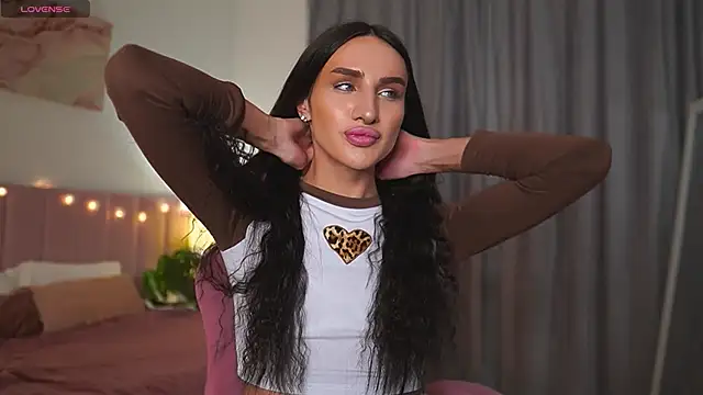 Snapshot of Kim_Oberlin_ chatting on February 25, 10:37 am Kim Oberlin online show from February 25, 10:37 am