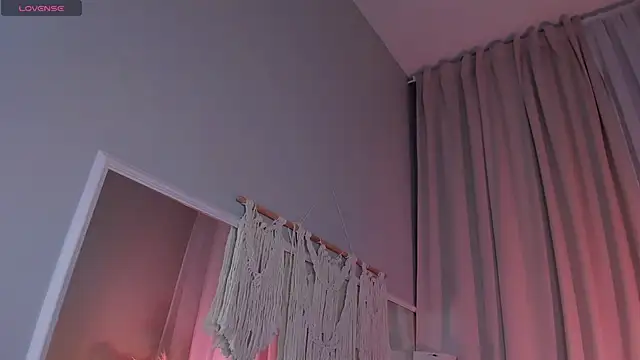 Snapshot of Kim_Oberlin_ chatting on March 4, 9:40 am Kim Oberlin online show from March 4, 9:40 am