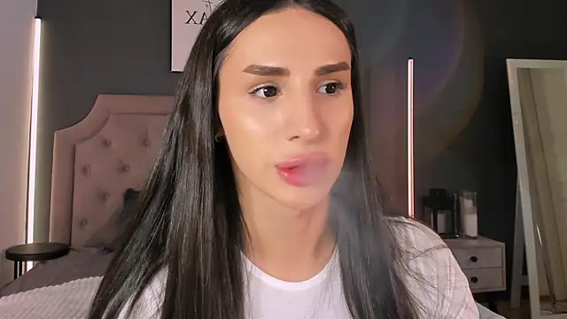 Snapshot of Kim_Oberlin_ chatting on November 10, 4:17 pm Kim Oberlin online show from November 10, 4:17 pm