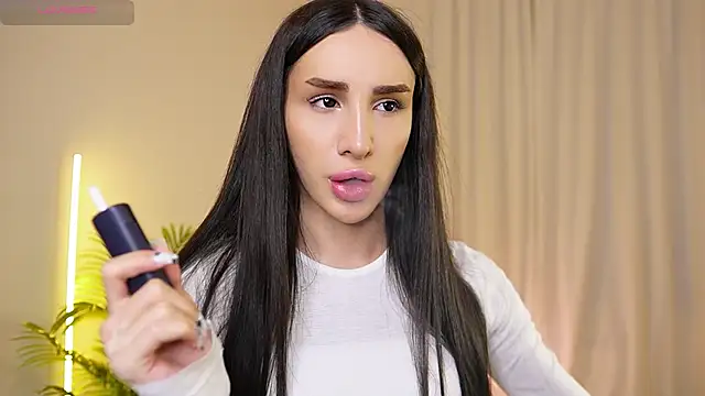 Snapshot of Kim_Oberlin_ chatting on November 29, 4:32 pm Kim Oberlin online show from November 29, 4:32 pm