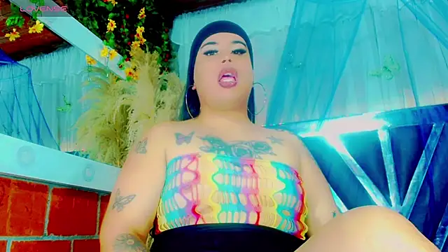 nauthyvalentina online show from May 17, 6:04 pm