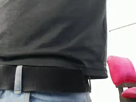 Snapshot of fernandez_latinblackk chatting on January 16, 2:51 am fernandez latinblackk online show from January 16, 2:51 am