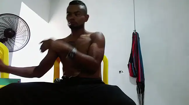 Snapshot of fernandez_latinblackk chatting on March 9, 5:17 pm fernandez latinblackk online show from March 9, 5:17 pm