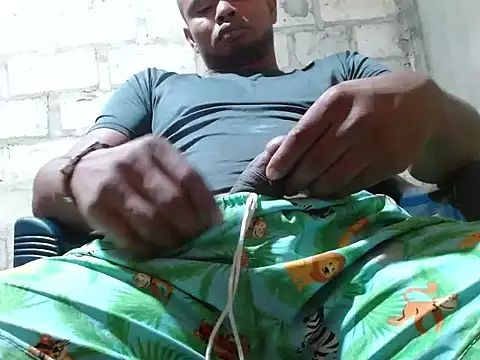 Snapshot of fernandez_latinblackk chatting on October 22, 12:00 am fernandez latinblackk online show from October 22, 12:00 am