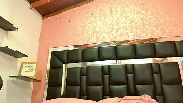 Snapshot of Sofia_martiin chatting on November 11, 3:06 am Sofia martiin online show from November 11, 3:06 am