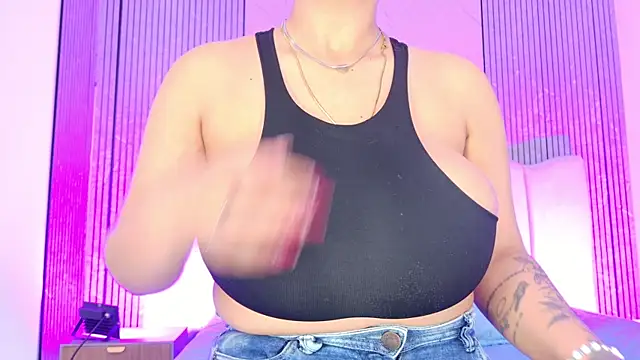 Snapshot of Sofia_martiin chatting on January 11, 3:33 am Sofia martiin online show from January 11, 3:33 am