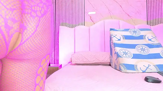 Snapshot of Sofia_martiin chatting on February 1, 3:05 am Sofia martiin online show from February 1, 3:05 am