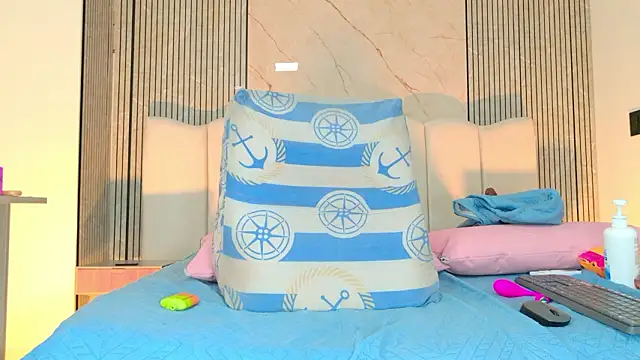 Snapshot of Sofia_martiin chatting on March 16, 5:44 am Sofia martiin online show from March 16, 5:44 am