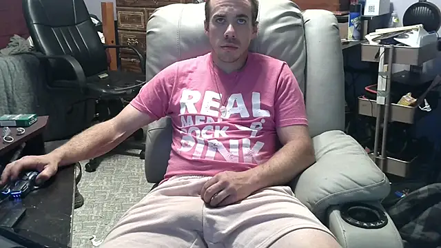 Snapshot of ScubaStevex chatting on October 28, 2:37 am ScubaStevex online show from October 28, 2:37 am