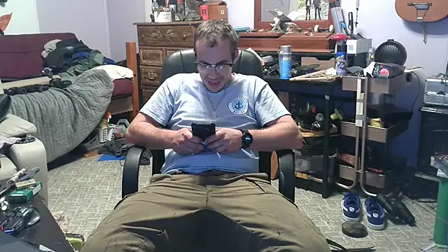 Snapshot of ScubaStevex chatting on October 29, 10:44 pm ScubaStevex online show from October 29, 10:44 pm