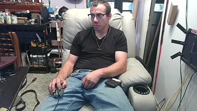 Snapshot of ScubaStevex chatting on November 4, 6:07 pm ScubaStevex online show from November 4, 6:07 pm