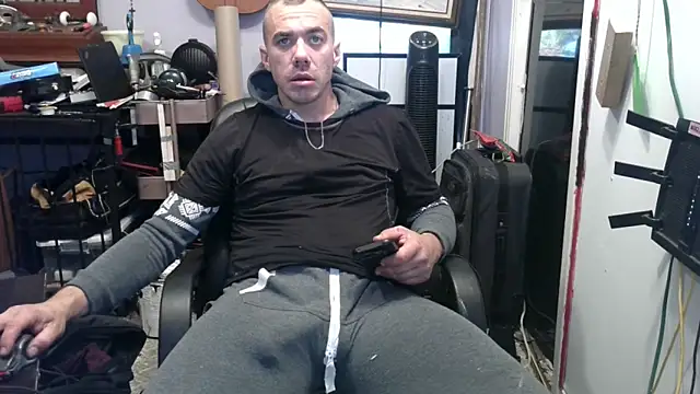 Snapshot of ScubaStevex chatting on November 7, 4:29 pm ScubaStevex online show from November 7, 4:29 pm