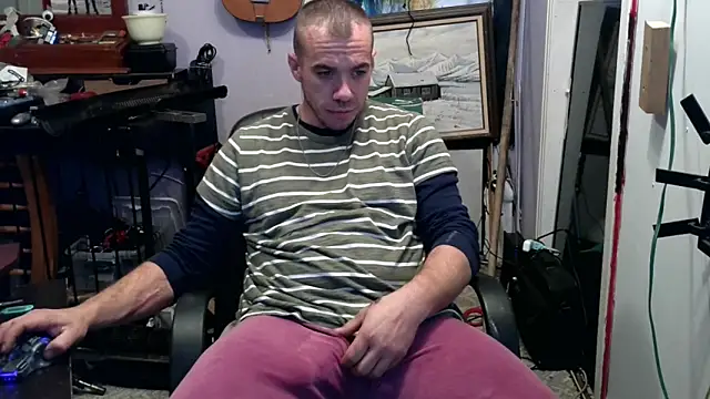 Snapshot of ScubaStevex chatting on November 13, 9:14 pm ScubaStevex online show from November 13, 9:14 pm