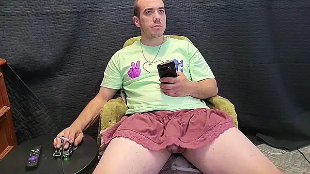 Snapshot of ScubaStevex chatting on November 29, 11:35 am ScubaStevex online show from November 29, 11:35 am