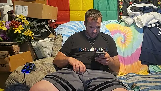 ScubaStevex online show from June 4, 11:05 am