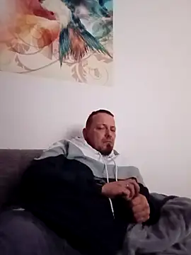 ich411983 online show from October 29, 11:06 pm