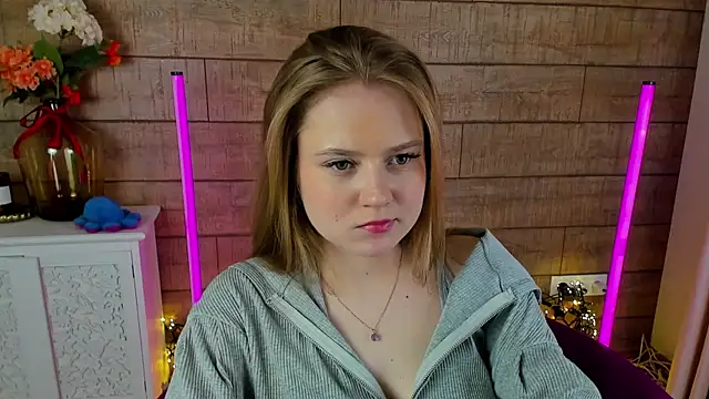 SelinSwarovski online show from March 3, 1:42 am