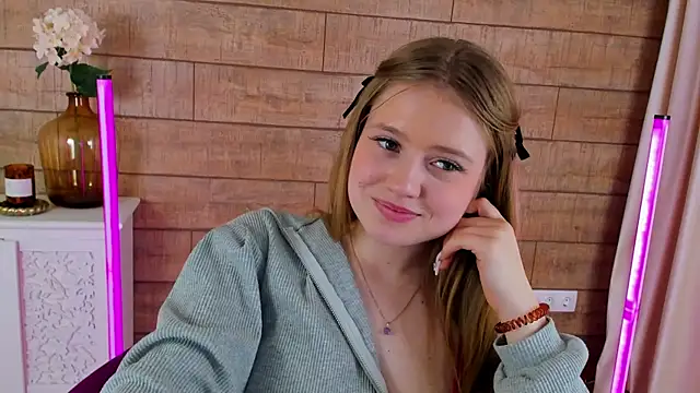 SelinSwarovski online show from March 18, 3:20 am