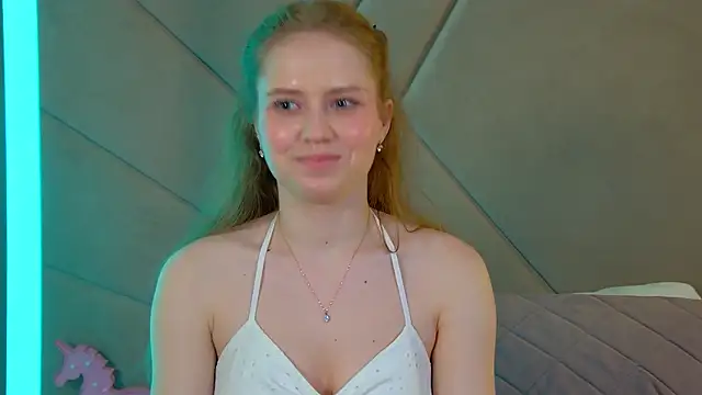 SelinSwarovski online show from June 15, 3:25 pm