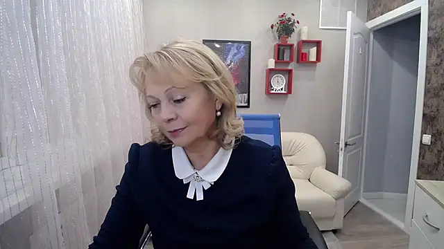 Snapshot of Milla_Cutie18 chatting on December 16, 5:59 am Milla Cutie18 online show from December 16, 5:59 am