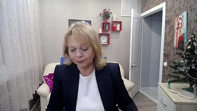 Snapshot of Milla_Cutie18 chatting on December 23, 6:55 am Milla Cutie18 online show from December 23, 6:55 am