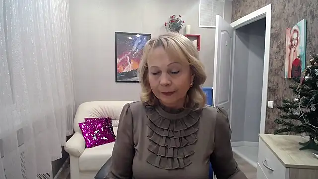 Snapshot of Milla_Cutie18 chatting on December 25, 5:37 am Milla Cutie18 online show from December 25, 5:37 am