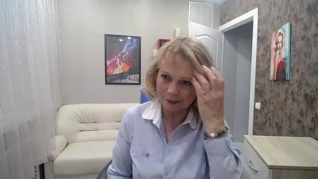 Snapshot of Milla_Cutie18 chatting on January 15, 5:50 am Milla Cutie18 online show from January 15, 5:50 am