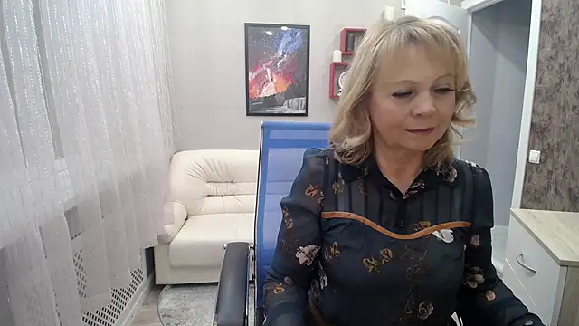 Snapshot of Milla_Cutie18 chatting on February 11, 5:47 am Milla Cutie18 online show from February 11, 5:47 am