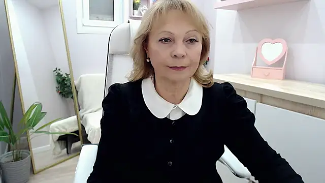 Snapshot of Milla_Cutie18 chatting on March 3, 5:42 am Milla Cutie18 online show from March 3, 5:42 am