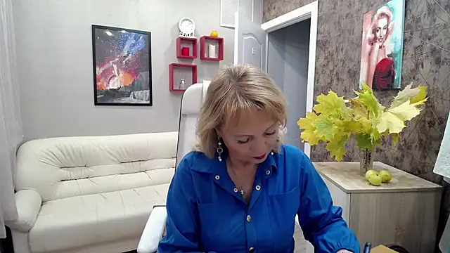 Snapshot of Milla_Cutie18 chatting on September 25, 5:44 am Milla Cutie18 online show from September 25, 5:44 am