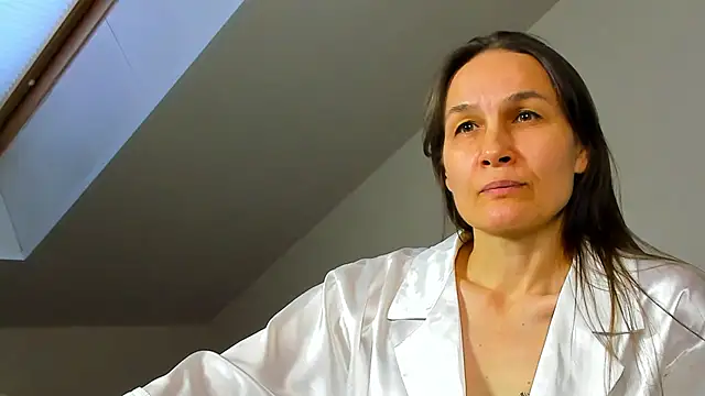 Snapshot of Lillian_White chatting on February 1, 10:26 am Lillian White online show from February 1, 10:26 am