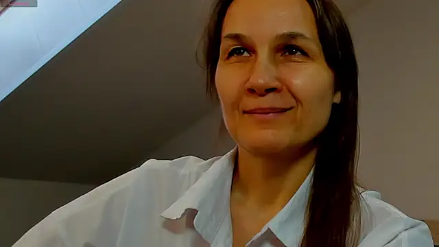 Snapshot of Lillian_White chatting on February 13, 7:13 am Lillian White online show from February 13, 7:13 am