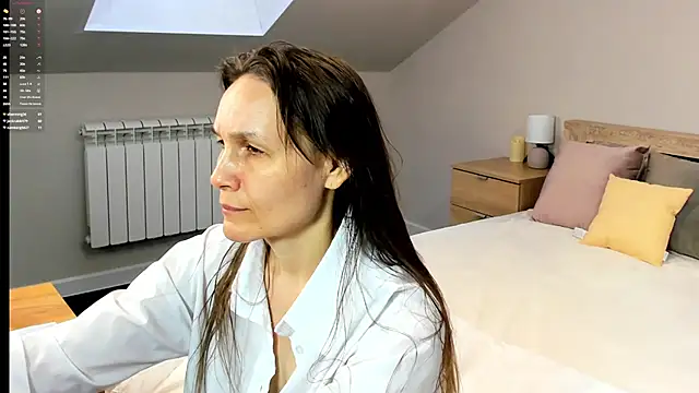 Snapshot of Lillian_White chatting on February 22, 10:51 am Lillian White online show from February 22, 10:51 am