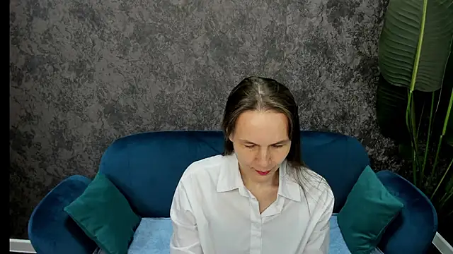 Snapshot of Lillian_White chatting on March 6, 7:57 am Lillian White online show from March 6, 7:57 am