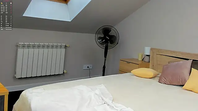 Snapshot of Lillian_White chatting on March 9, 11:14 am Lillian White online show from March 9, 11:14 am