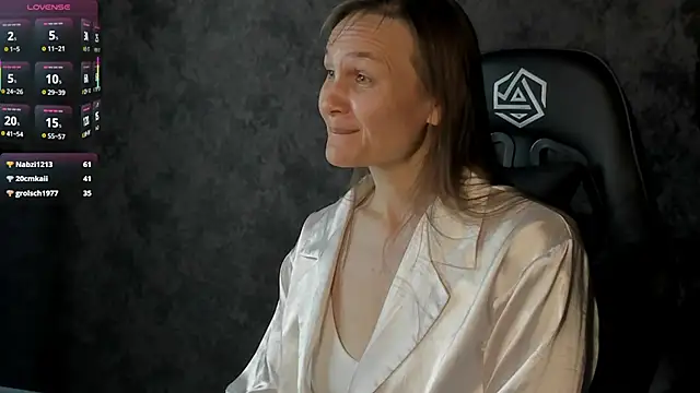 Snapshot of Lillian_White chatting on September 15, 1:05 am Lillian White online show from September 15, 1:05 am