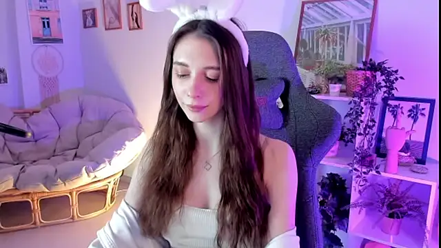 Snapshot of AveAngela chatting on December 22, 9:22 am AveAngela online show from December 22, 9:22 am